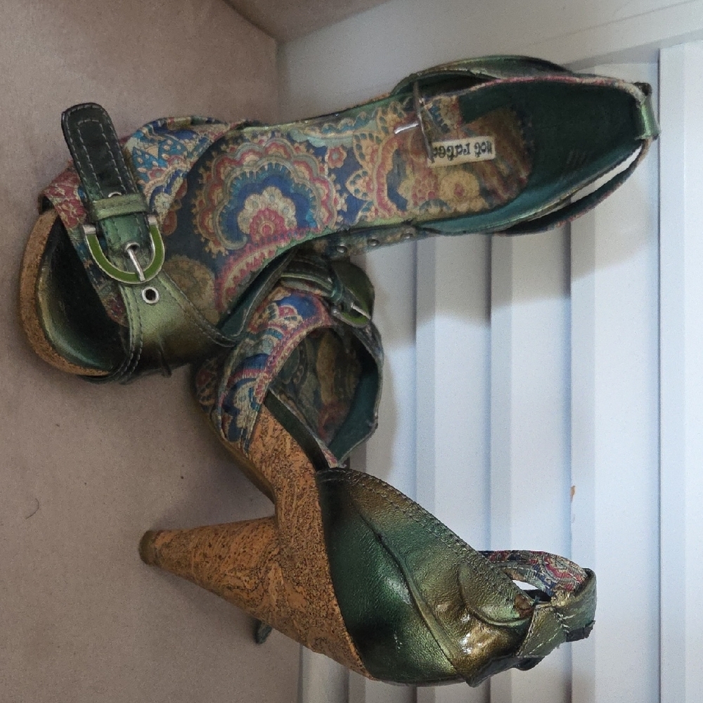 Not Rated Paisley Heels in Green and Brown - Picture 3 of 15